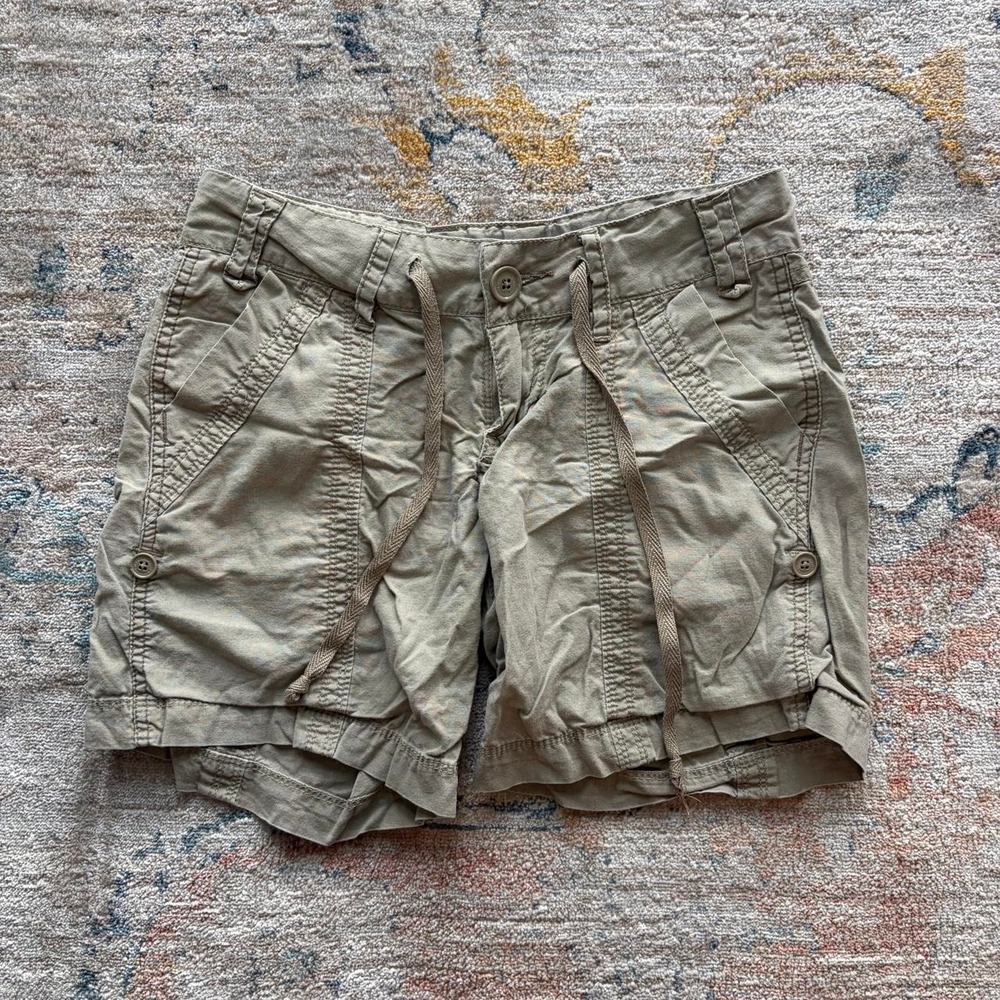 Unionbay Womens Y2K Cargo Shorts Khaki Tan Low Rise Utility Size 0